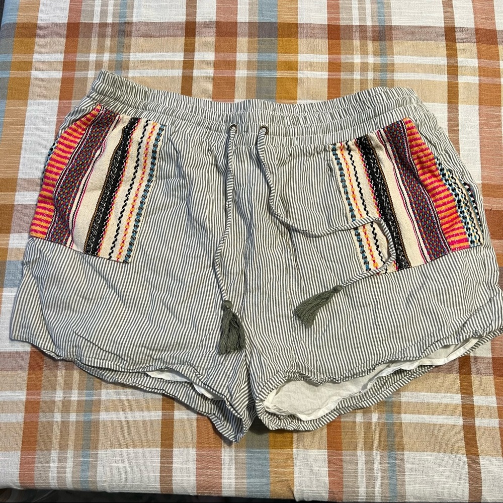Francesca’s Patterned Draw String Shorts Boho